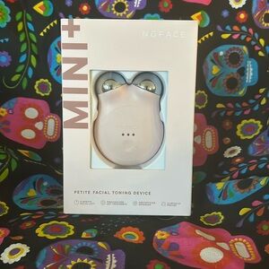NuFace Womens MINI+ Starter Kit Smart On-the-Go Facial Toning Kit Sandy Rose NWT